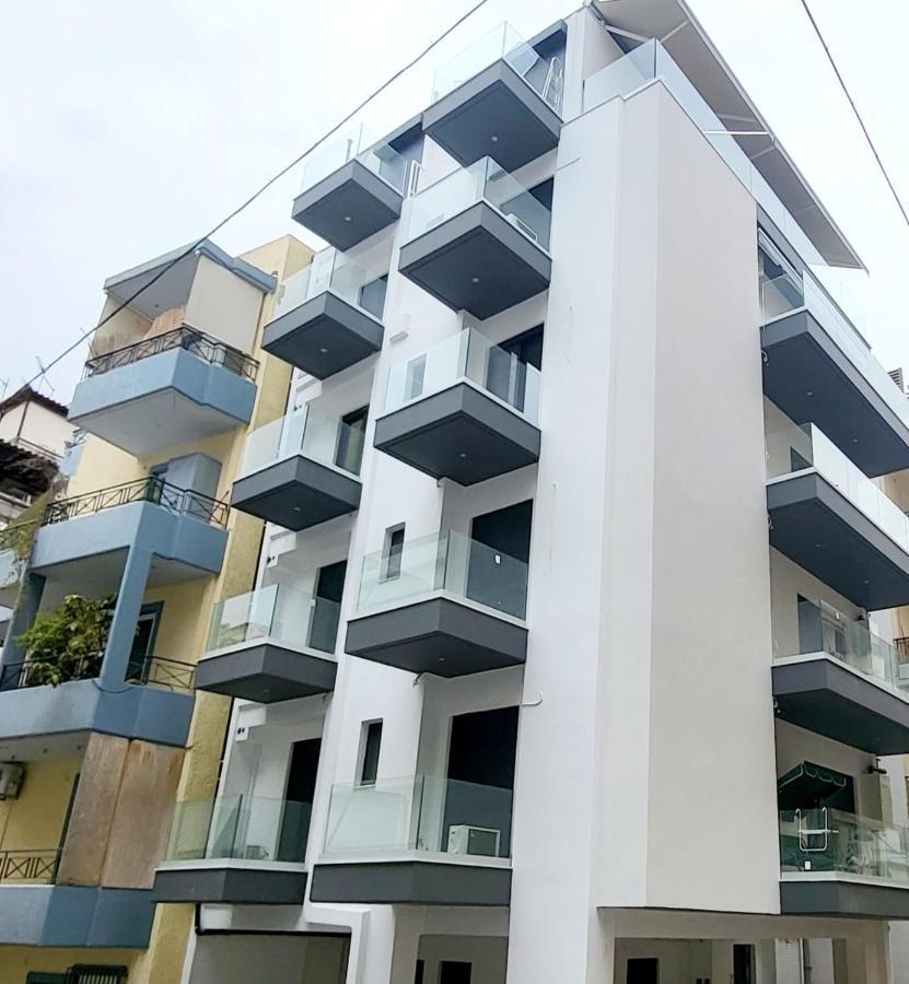 Fabilicious Suites - 2 Apartments- Romantic Jacuzzi & Spacious Family Comfort Афіни Екстер'єр фото